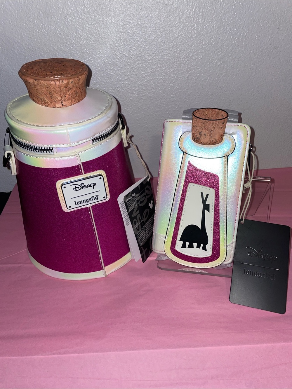 Loungefly Disney Emperor’s New Groove Yzma Llama Potion Crossbody & Wallet Set - Picture 2 of 10